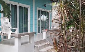 Charlie'S Bungalows